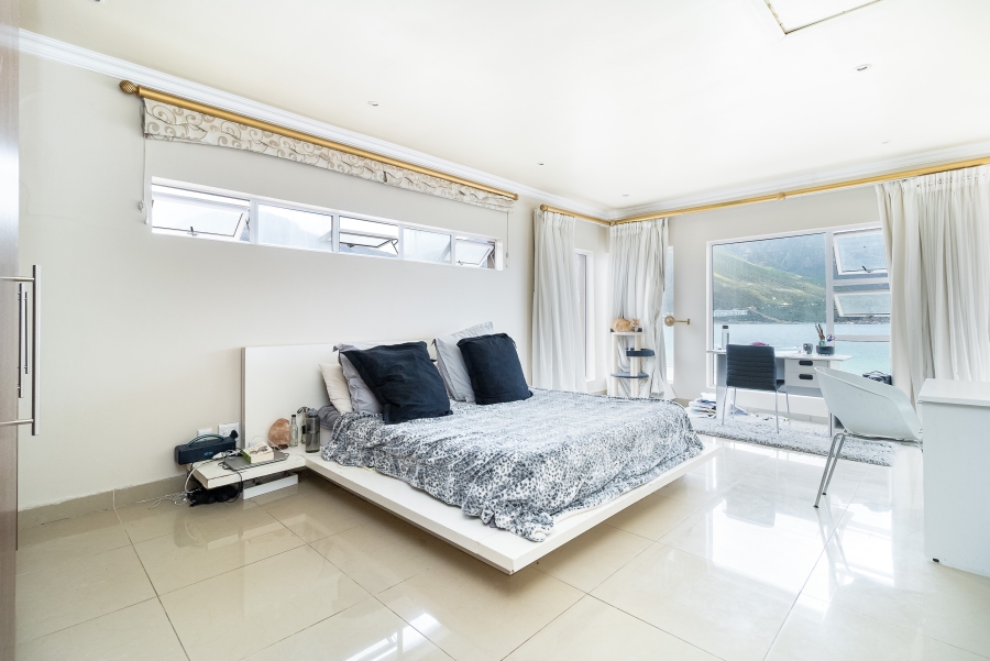 4 Bedroom Property for Sale in Northshore Western Cape